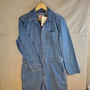Levi's Classic Blue Denim Coveralls-Jumpsuit with long sleeves and wide legs
